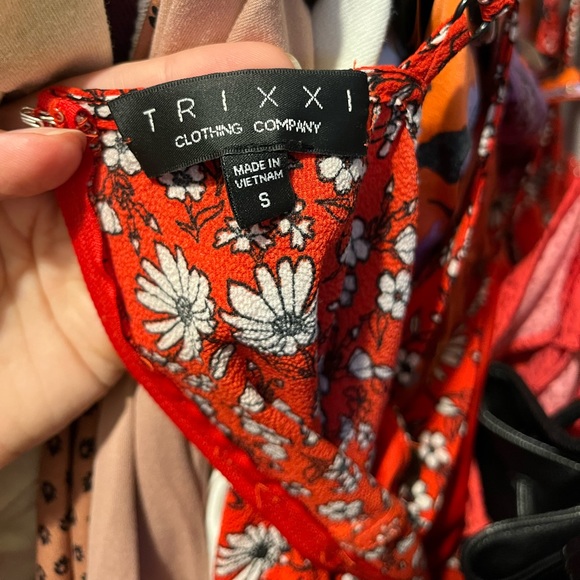 Trixxi red floral romper - Picture 4 of 5